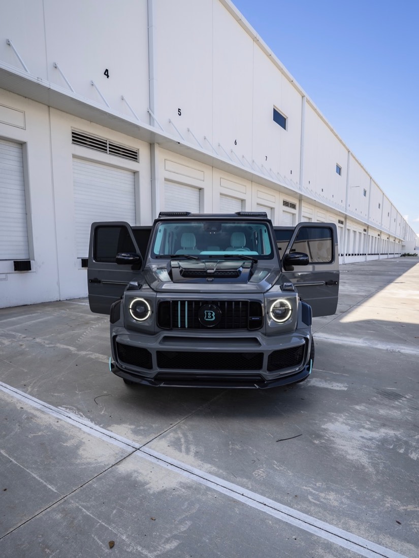 Mercedes-AMG G63 — Black side moldings with sequential LED lighting