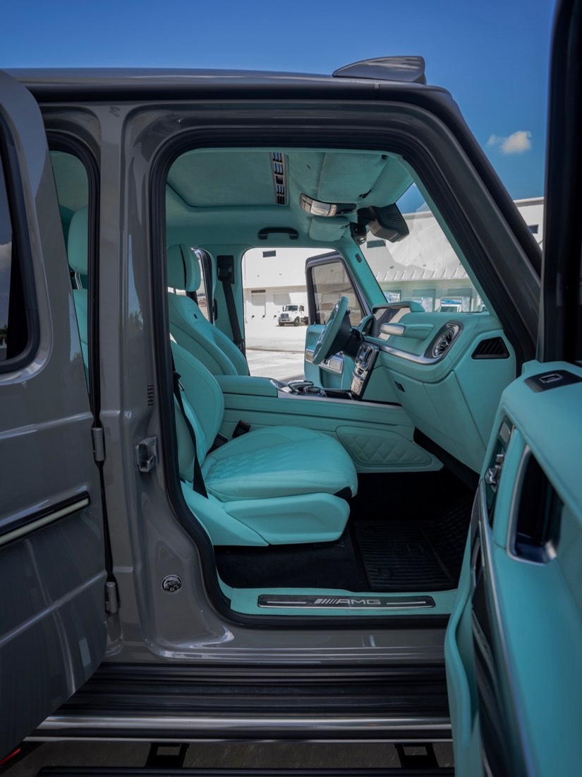 Mercedes-AMG G63 — Black side moldings with sequential LED lighting