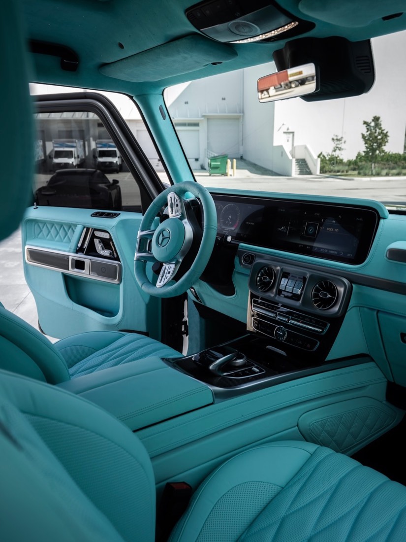 Mercedes-AMG G63 — Black side moldings with sequential LED lighting