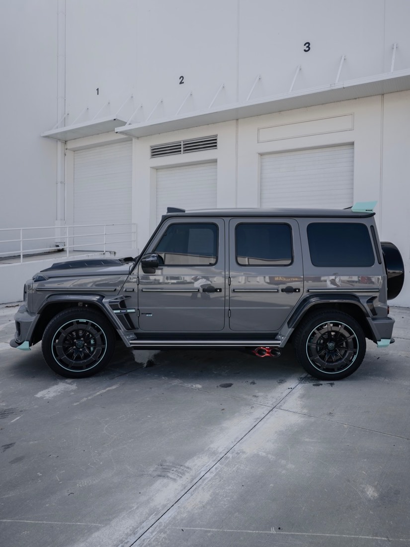 Mercedes-AMG G63 — Black side moldings with sequential LED lighting